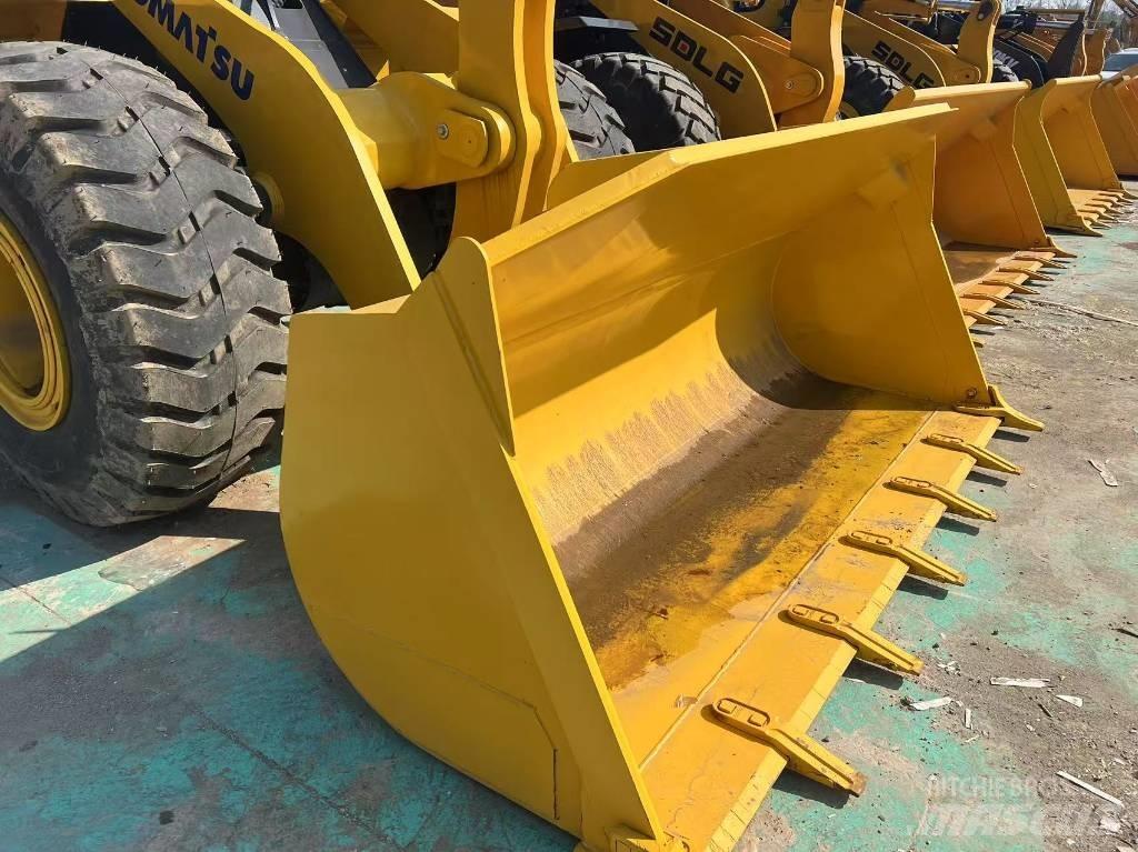 Komatsu WA 380 Колесни товарачи