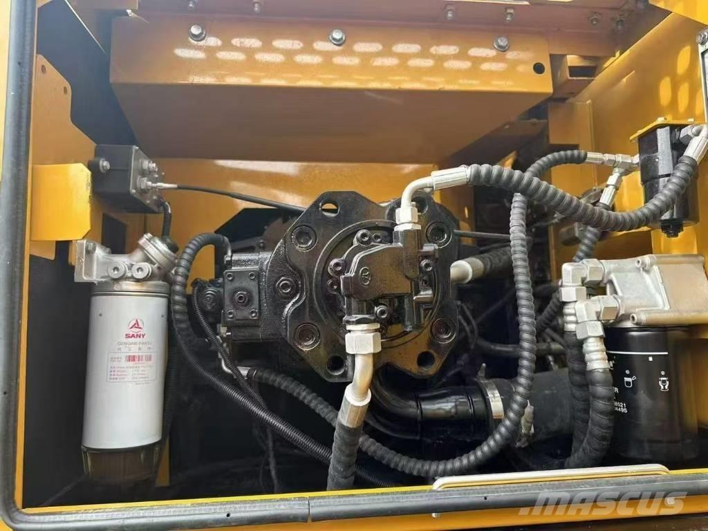 Sany 215C Верижен екскаватор