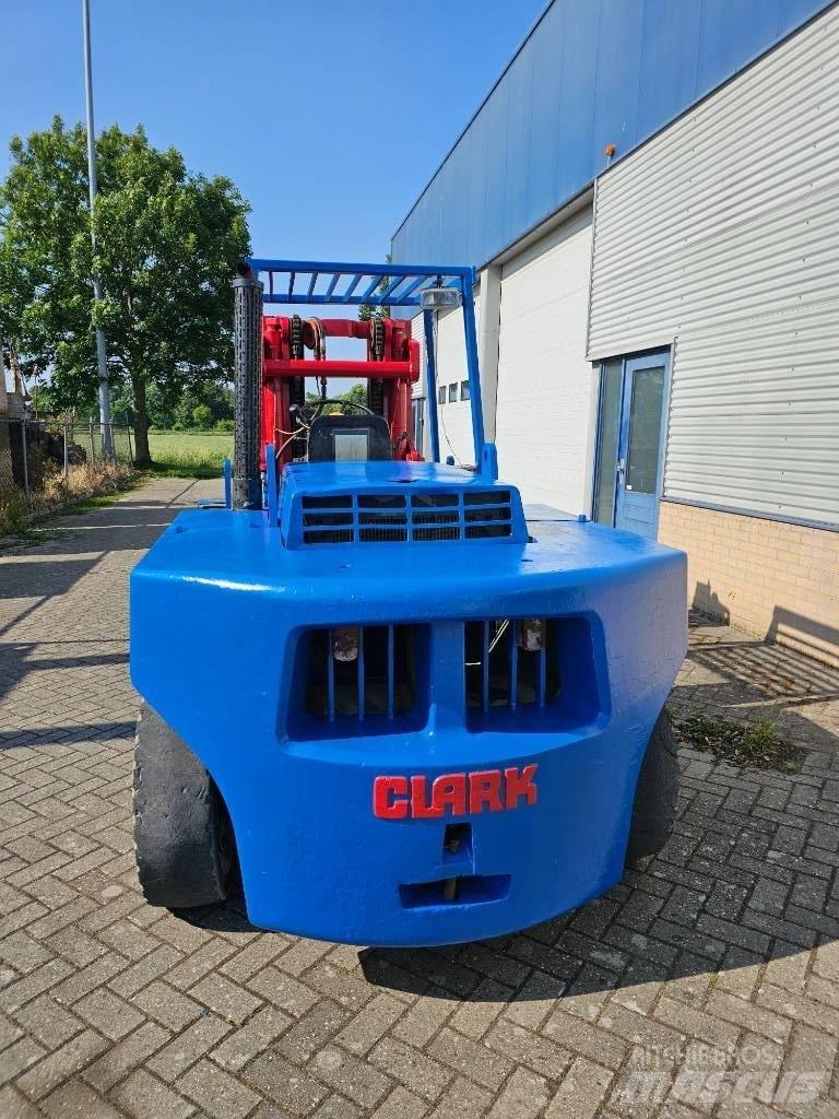 Clark DPH 70 Дизелови камиони