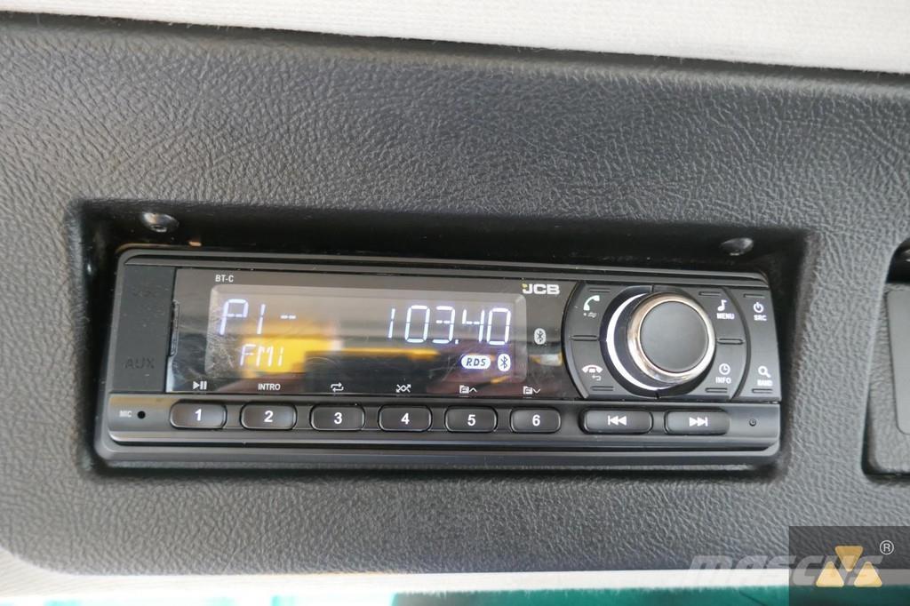 JCB 4CX PRO Товарач със заден ексватор