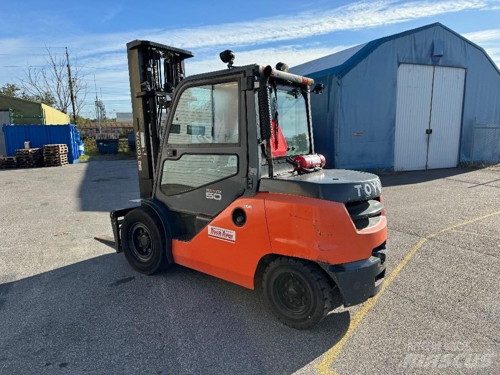 Toyota 40-8FD45N Дизелови камиони