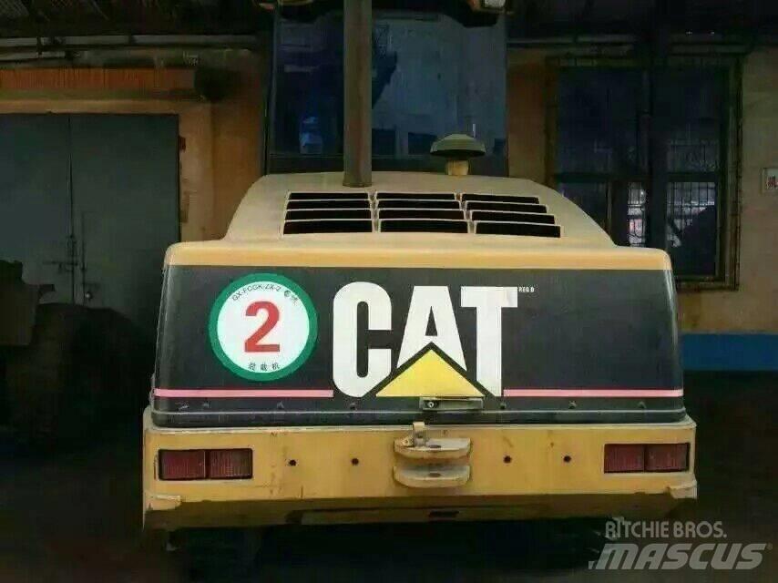 CAT 914G Колесни товарачи