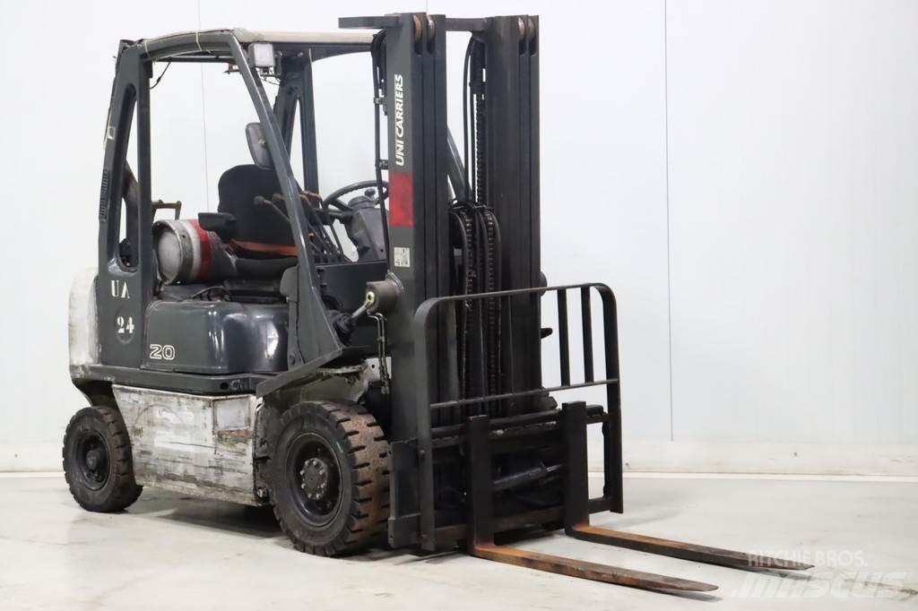 Nissan U1D2A20LQ Камиони с АГУ