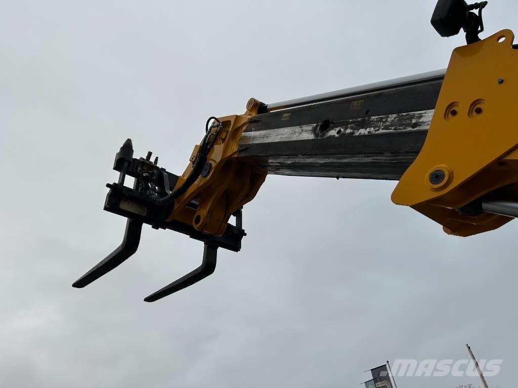 JCB TM 320 S Телескопични товарачи