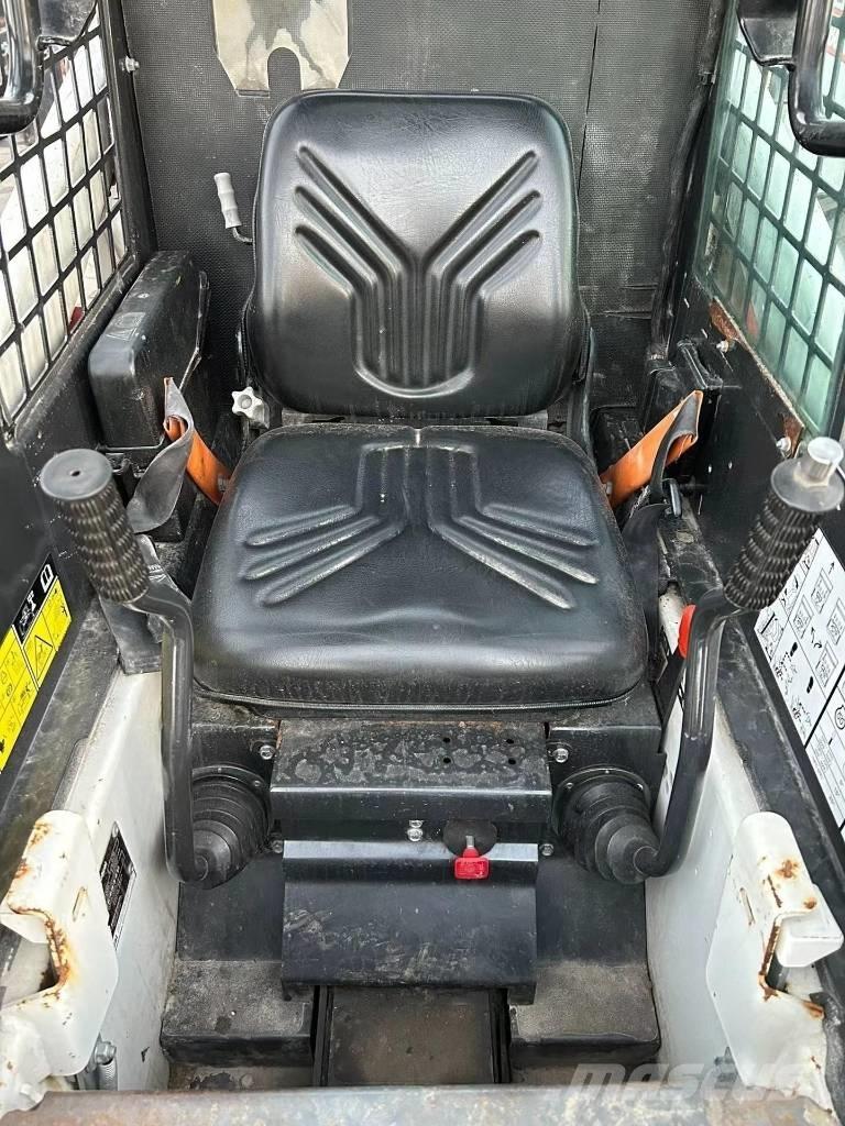 Bobcat S 70 Мини товарачи
