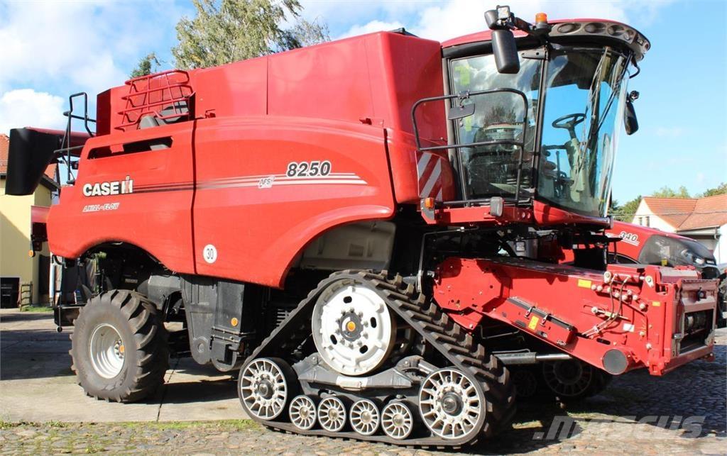 Case IH AF 8250 Комбайни