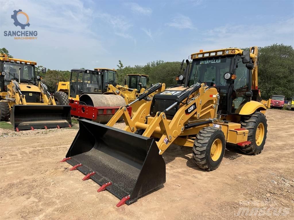 CAT 420 F2 Товарач със заден ексватор