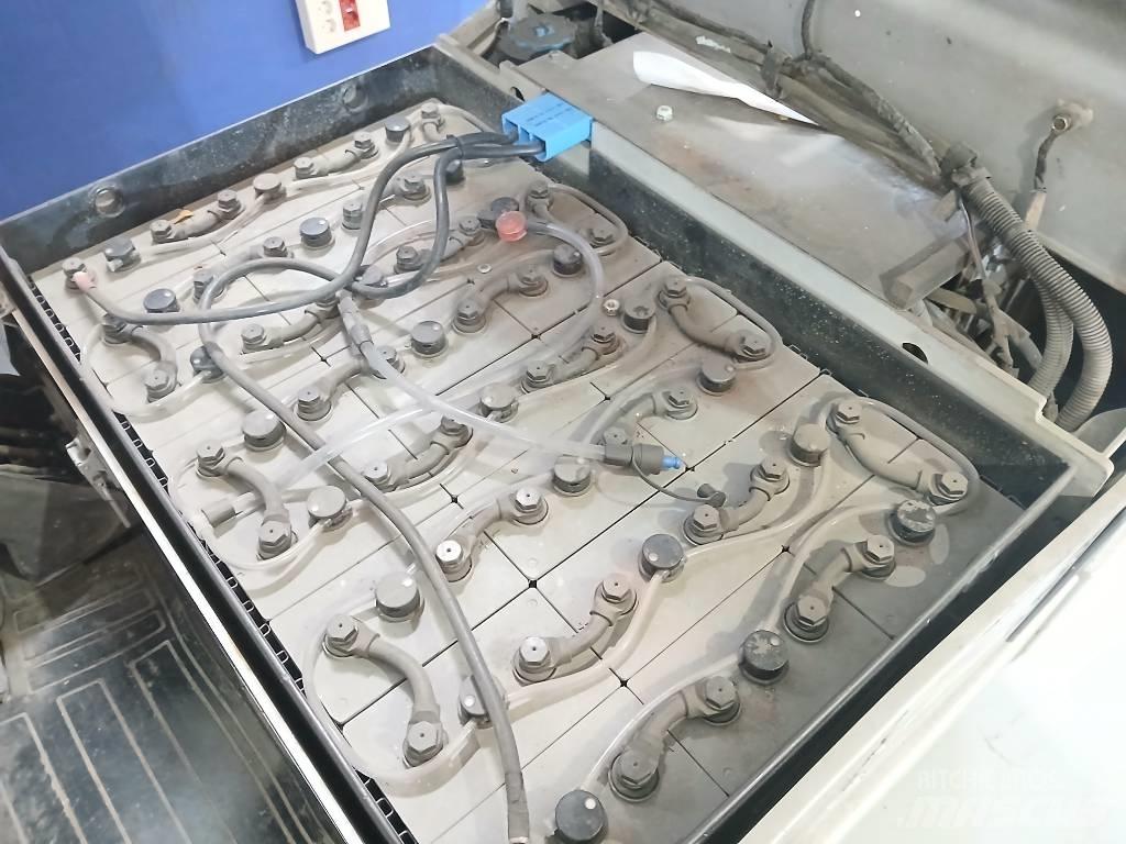 Nissan G1N1L 16 Q Вилични кари-повдигачи - други