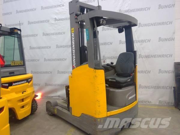 Jungheinrich ETV 325 Ретрак/ Високоповдигач с изместване на вилката напред