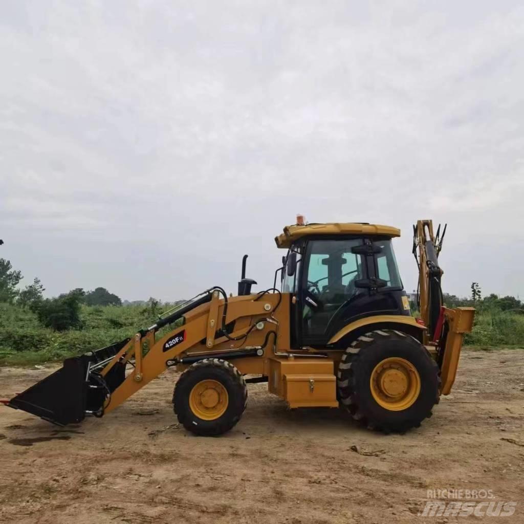 CAT 420 F Товарач със заден ексватор