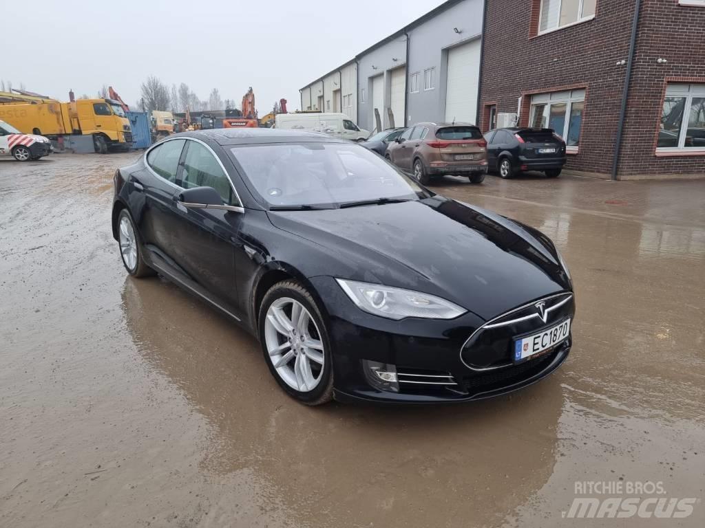 Tesla Model S P85 Коли