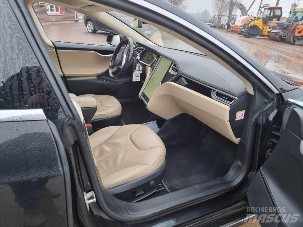 Tesla Model S P85 Коли