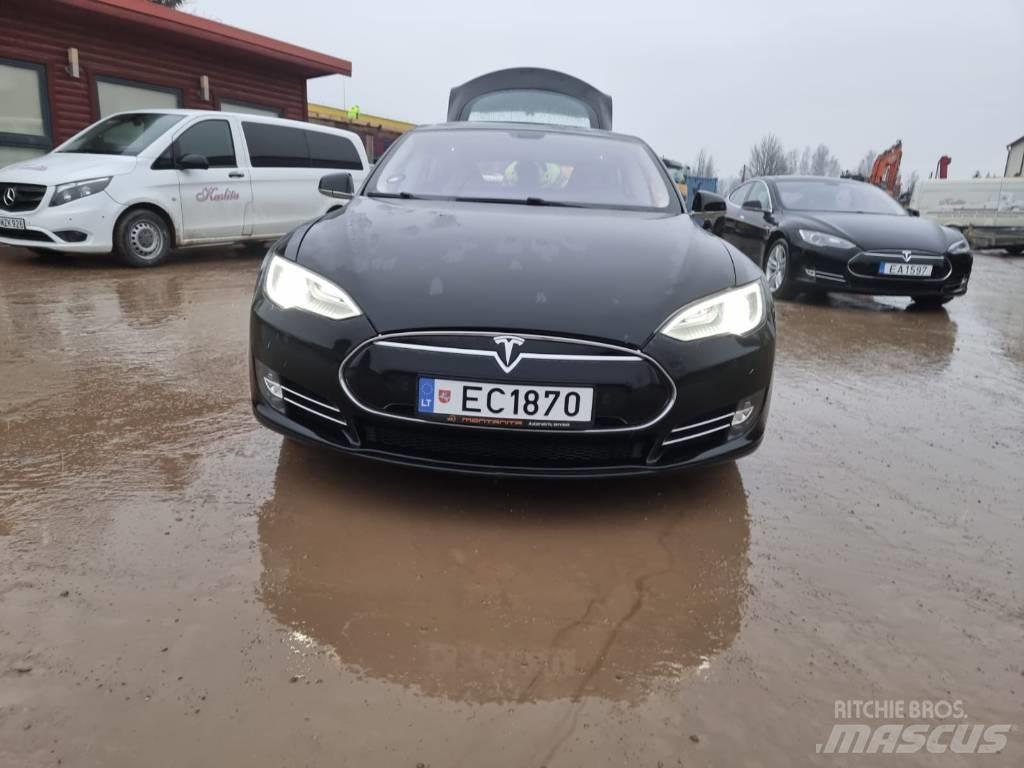 Tesla Model S P85 Коли