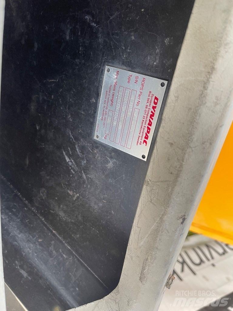 Dynapac CC 224 HF Двойни барабанни ролки
