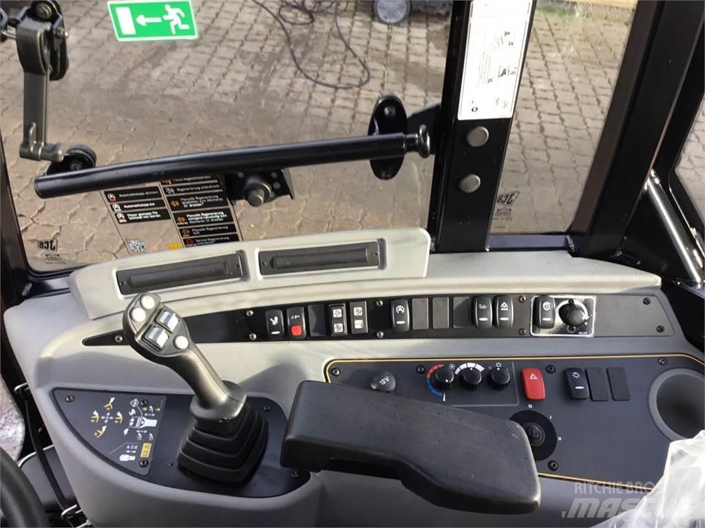 JCB TM 220 Agri Телескопични повдигачи
