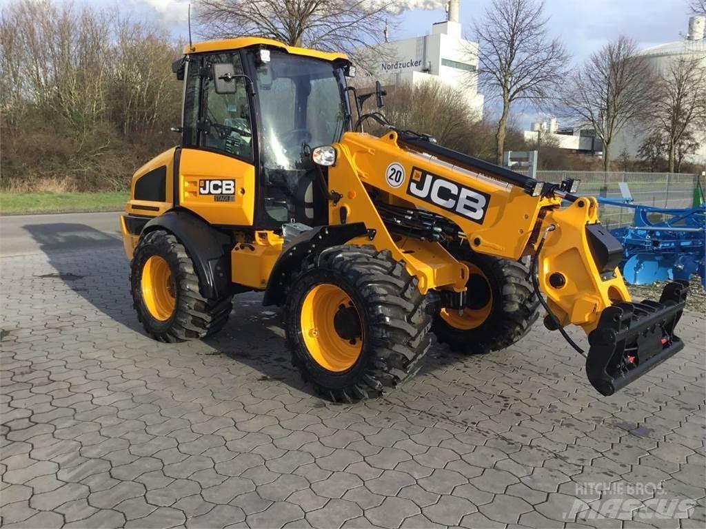 JCB TM 220 Agri Телескопични повдигачи
