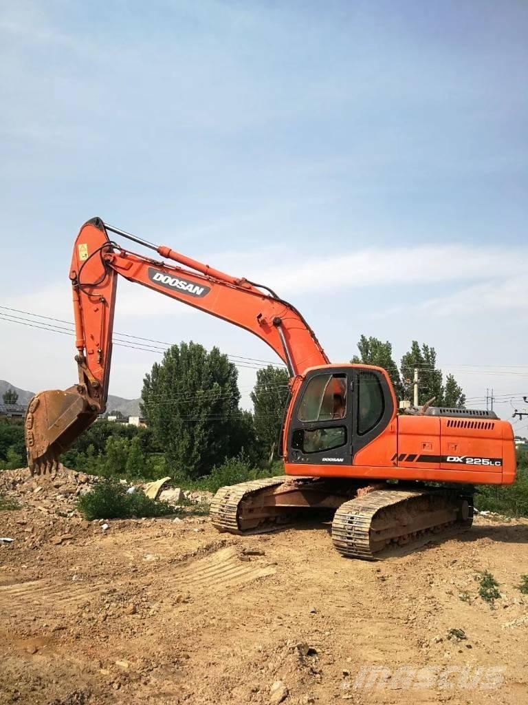 Doosan dx225 Верижен екскаватор