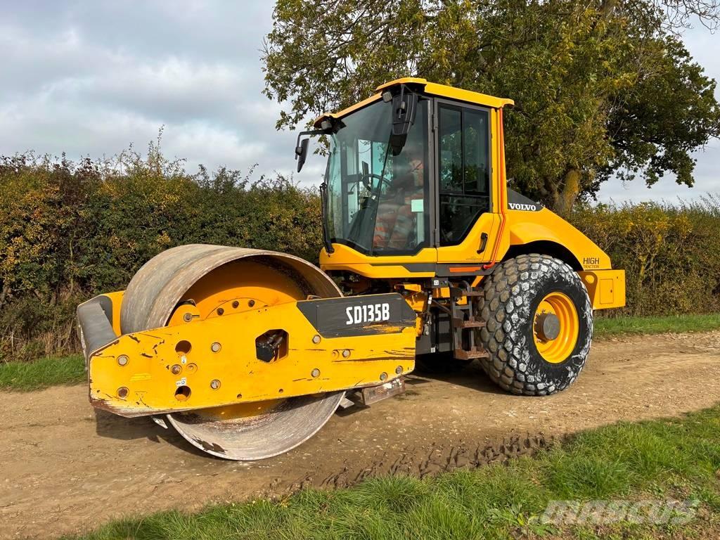 Volvo SD 135 B Еднобарабанни ролки
