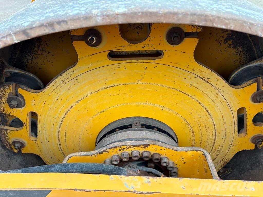 Volvo SD 135 B Еднобарабанни ролки
