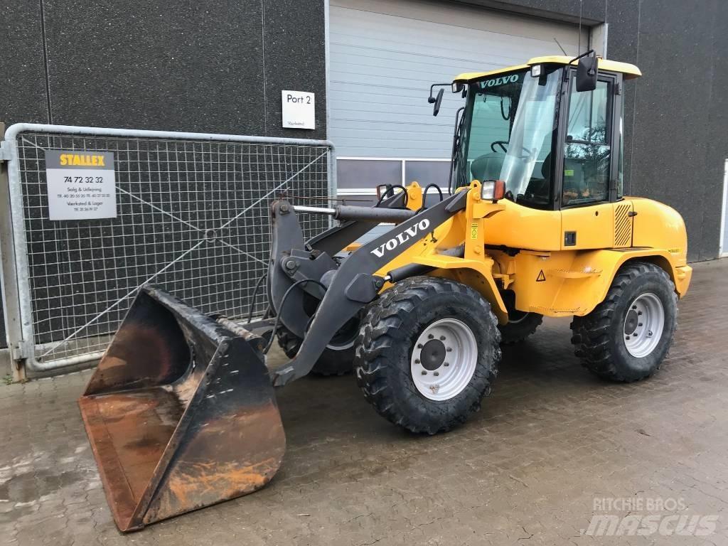 Volvo L30B Колесни товарачи