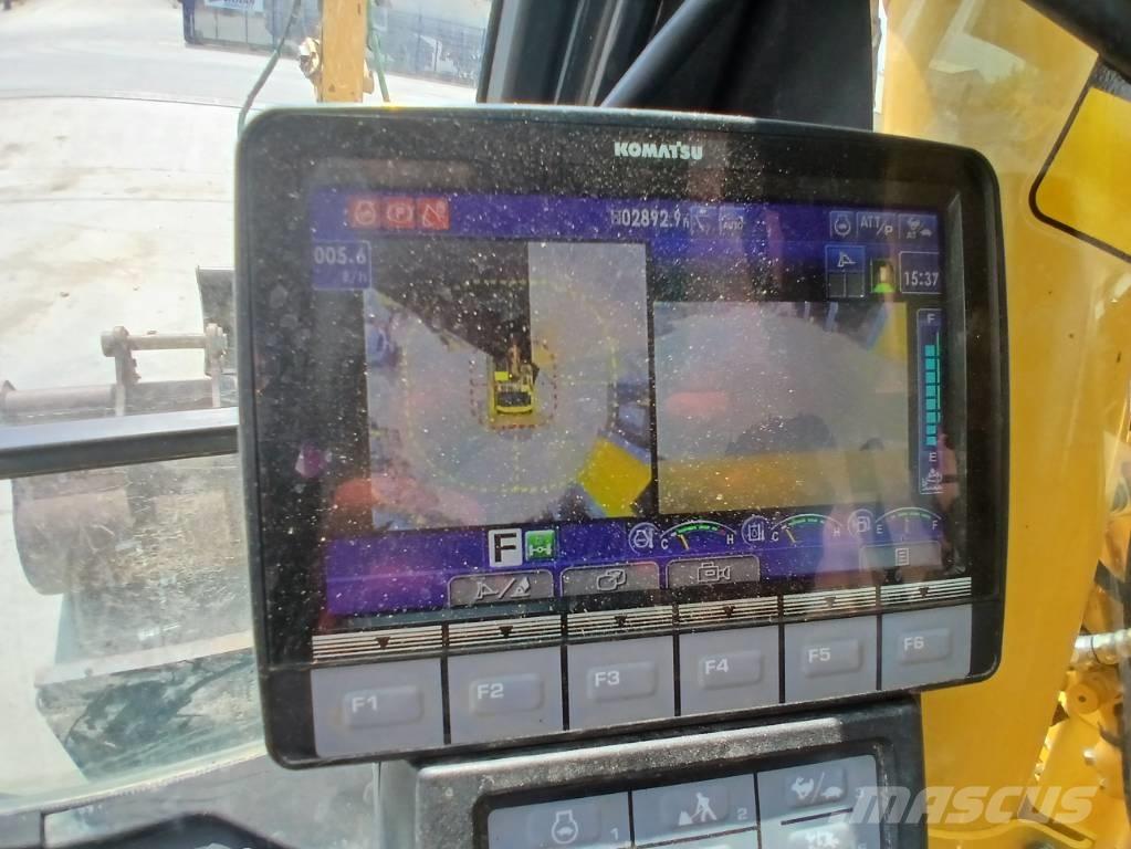 Komatsu PW 148-11 Колесни екскаватори