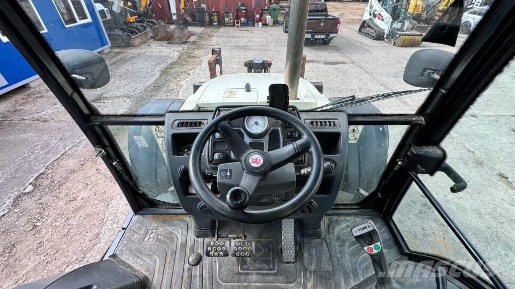 Terex TLB 990 PS Товарач със заден ексватор