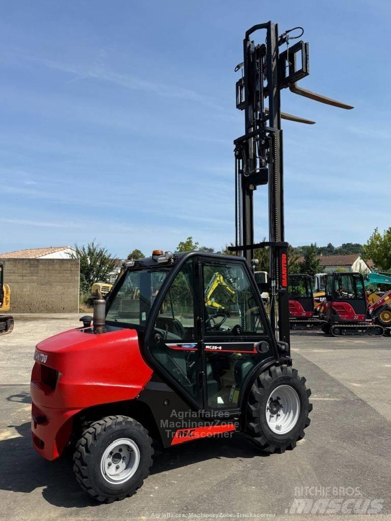 Manitou MC 25 Камиони за херавни местности
