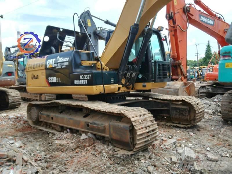 CAT 323 D L Верижен екскаватор