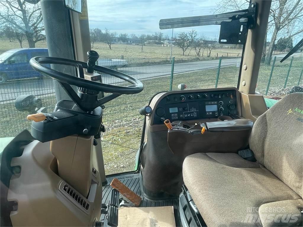 John Deere 8330 Трактори