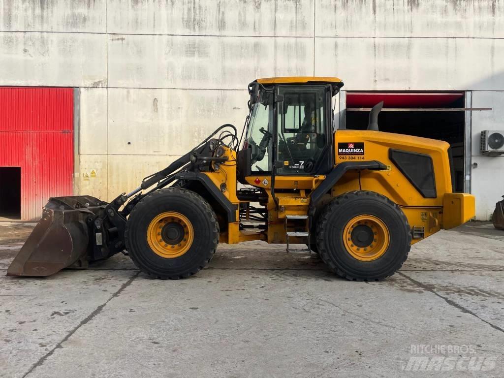 JCB 427 HT Колесни товарачи