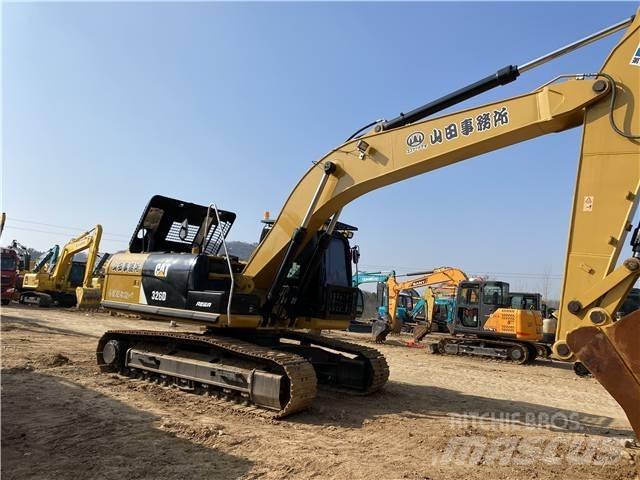 CAT 326D Верижен екскаватор