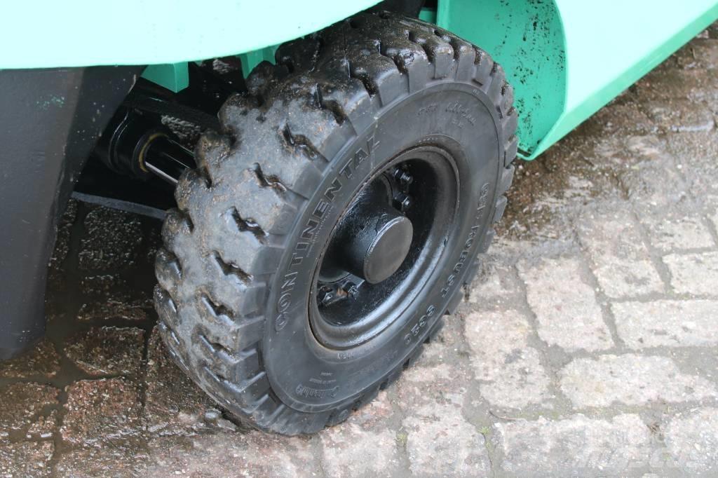 Mitsubishi DFD25NT Дизелови камиони