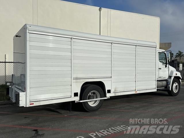 Hino 338 Товарни камиони за напитки