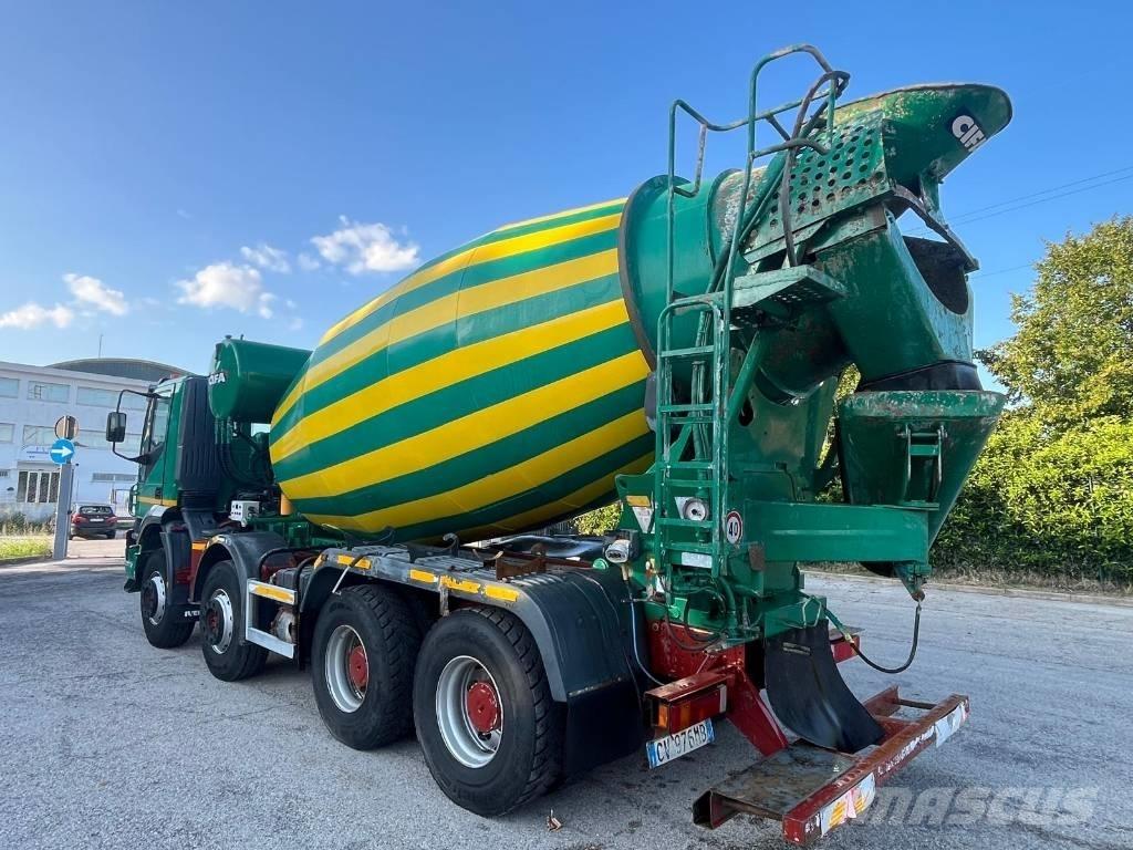 Iveco Trakker 440 Автобетоновози
