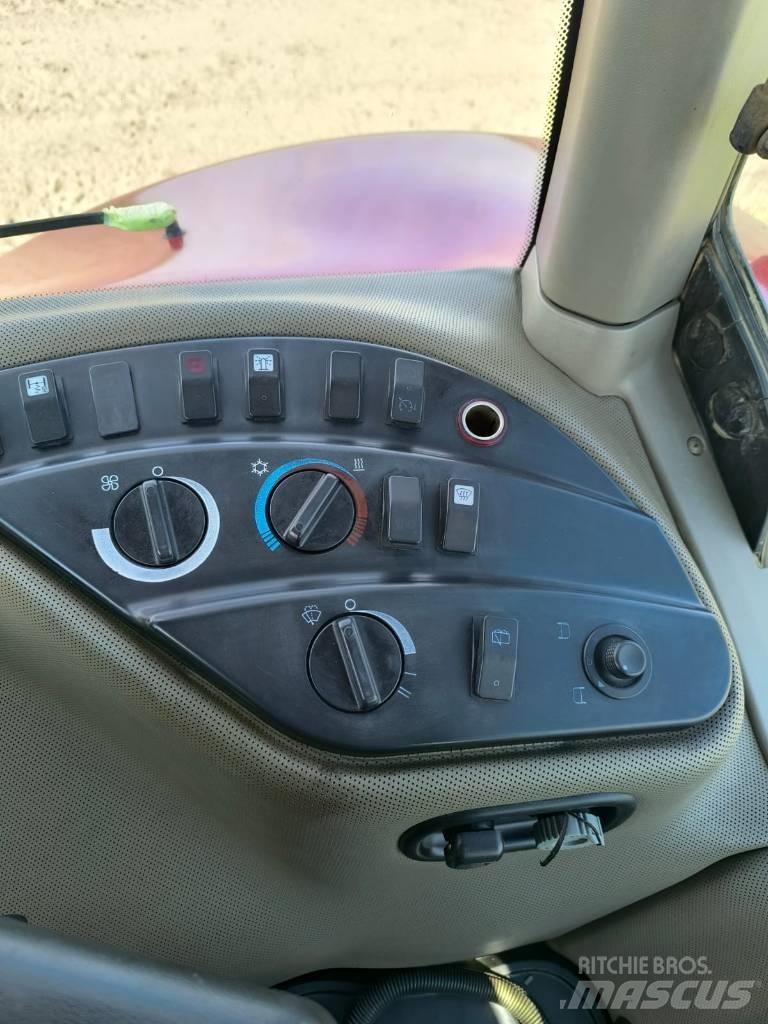 CASE MAGNUM 225 2007 Трактори