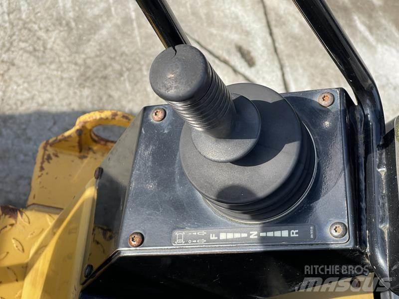 CAT CB 24 Двойни барабанни ролки

