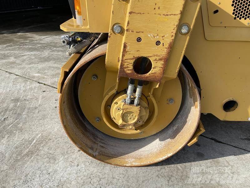 CAT CB 24 Двойни барабанни ролки
