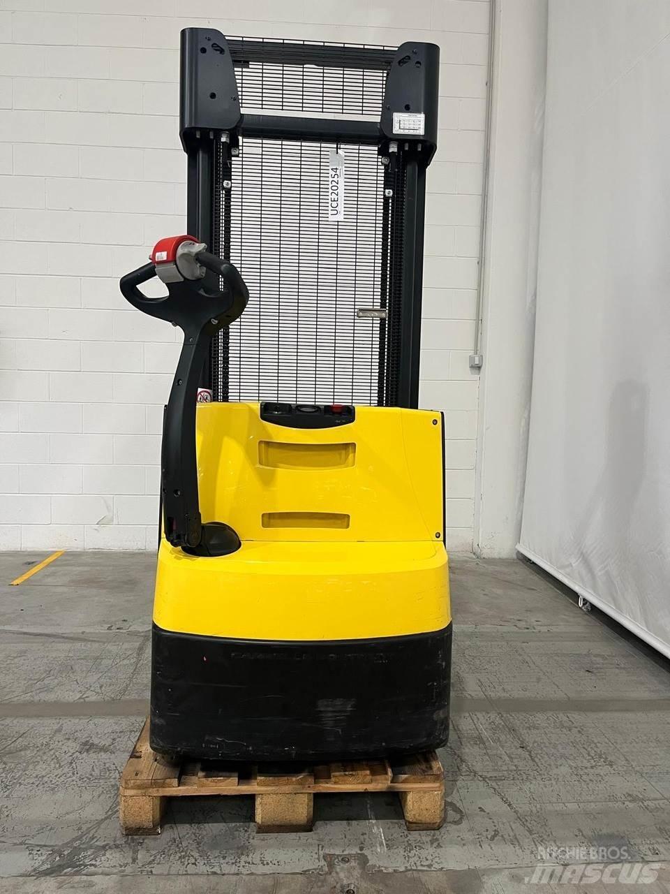 Hyster S1.2 Колички високоповдигачи с теглич