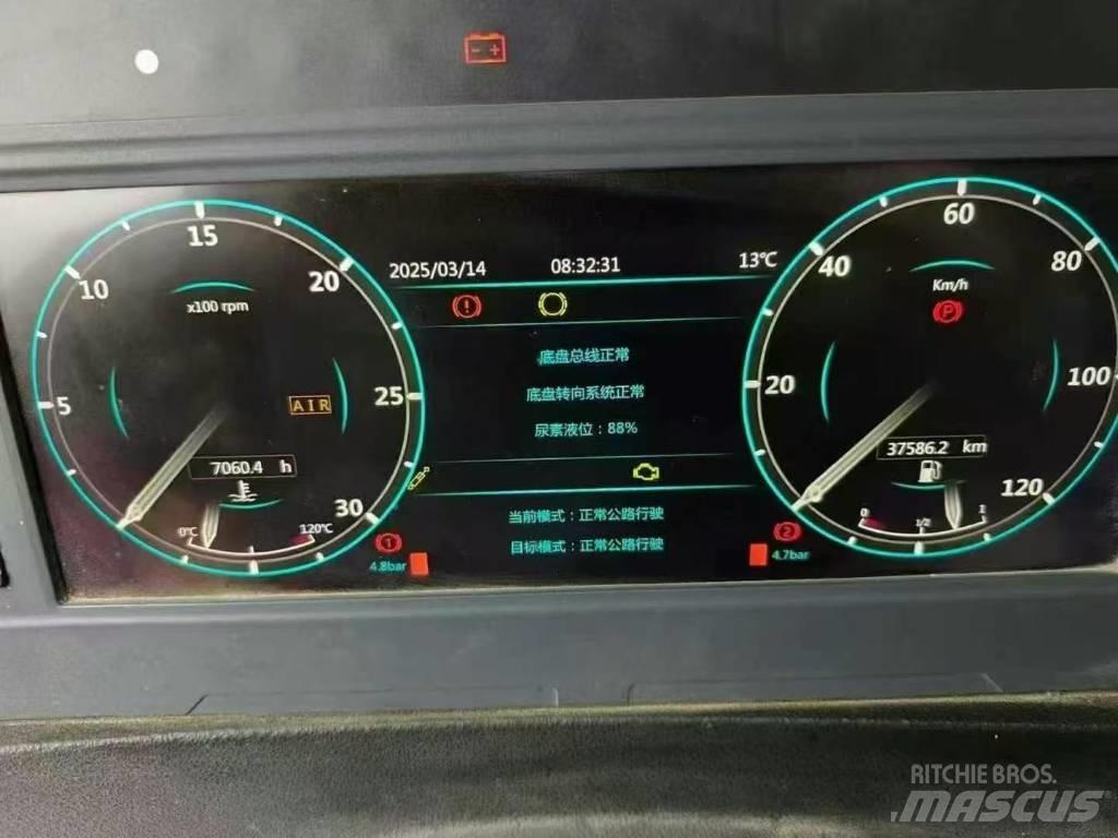 XCMG XCA130L7 Всъдеходни кранове