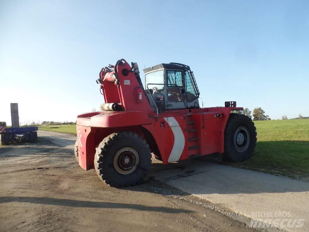 Kalmar RTD 1623 Други стяги