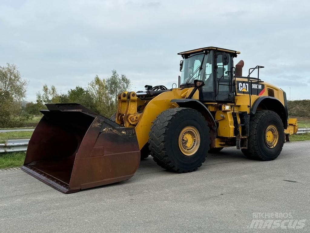 CAT 980M Колесни товарачи