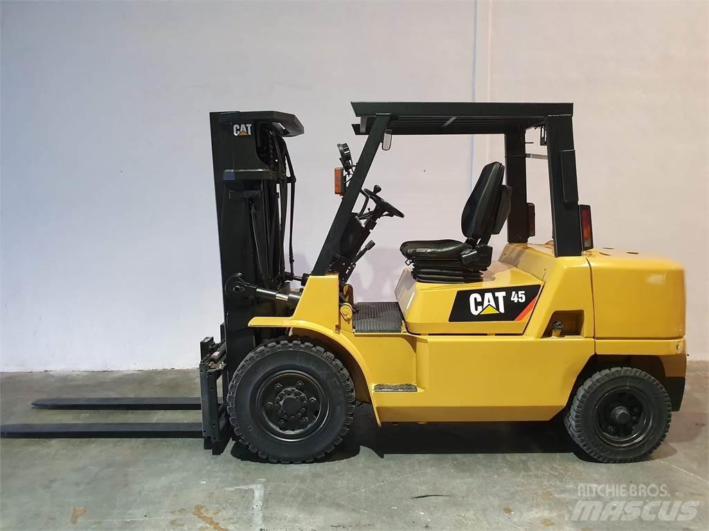 CAT DP45K2 MC Дизелови камиони