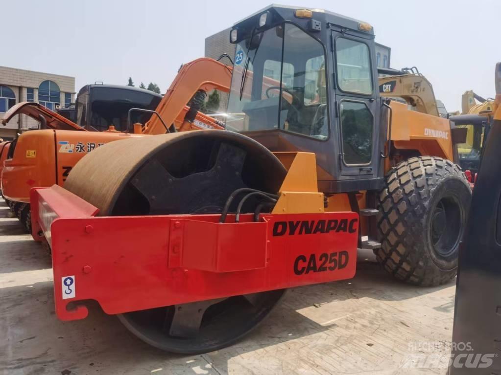Dynapac ca25d Еднобарабанни ролки
