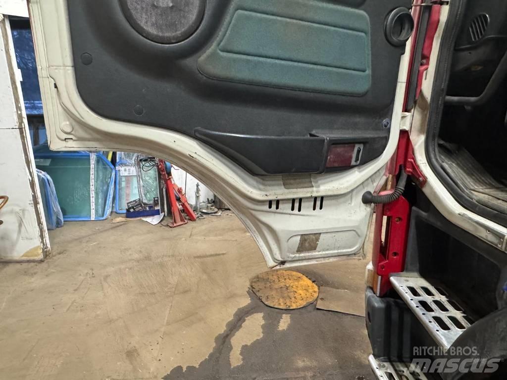Volvo fm12 Камиони с кран с кука