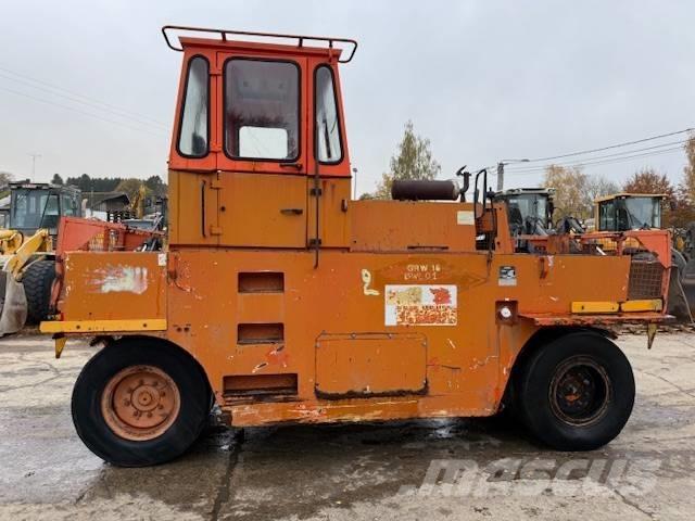 Hamm GRW 15 Пневматични гумени  ролки
