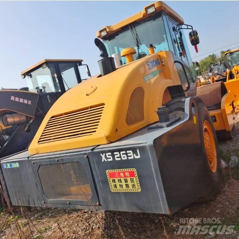 XCMG XS 263 J Еднобарабанни ролки

