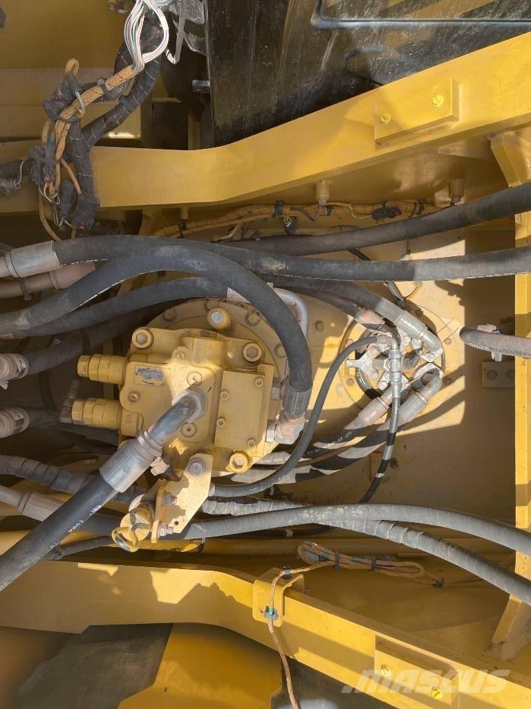 CAT CAT330GC Средни екскаватори 7т - 12т