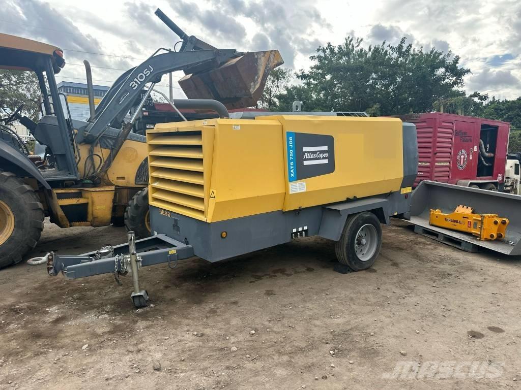 Atlas Copco 750CFM Дизелови генератори
