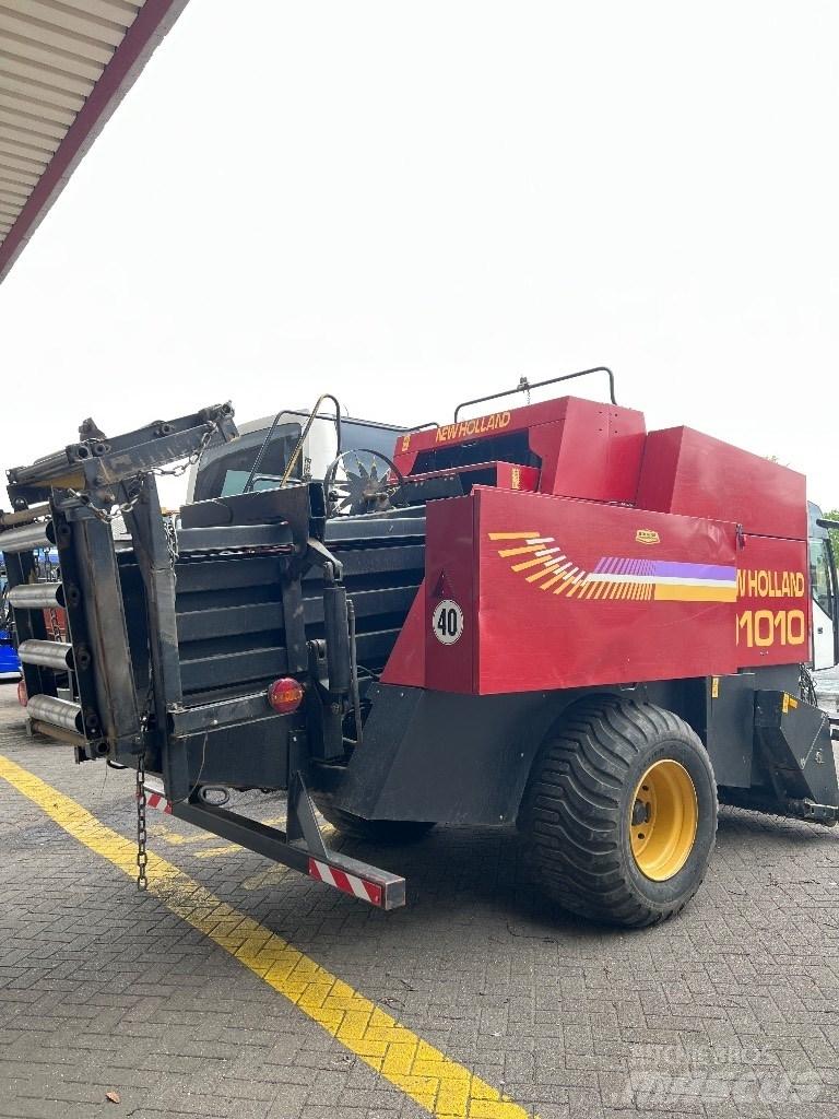 New Holland D 1010 Балопреси квадратни
