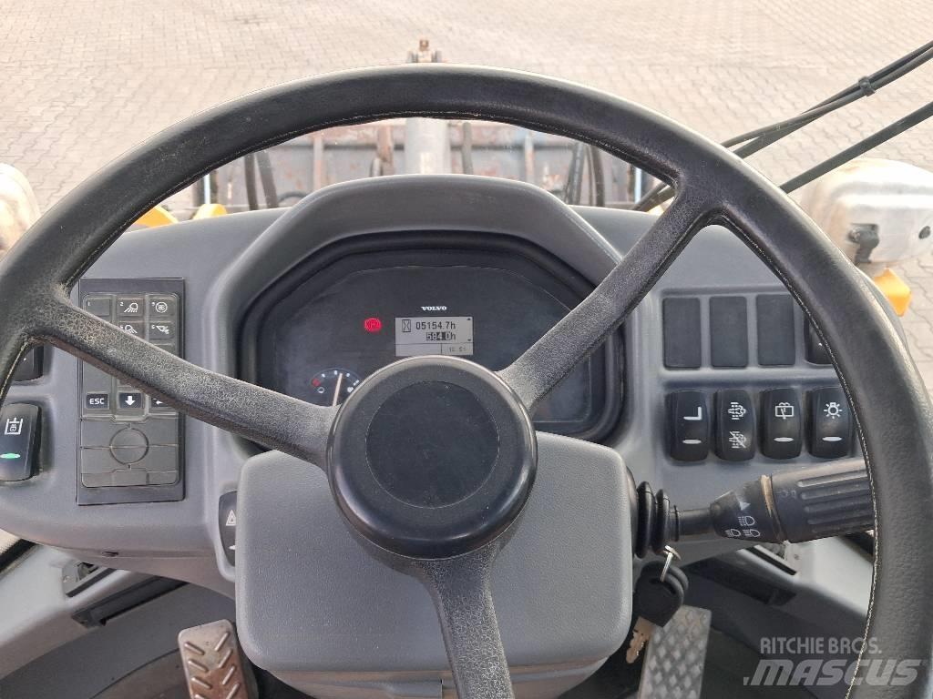 Volvo L 30 G Колесни товарачи